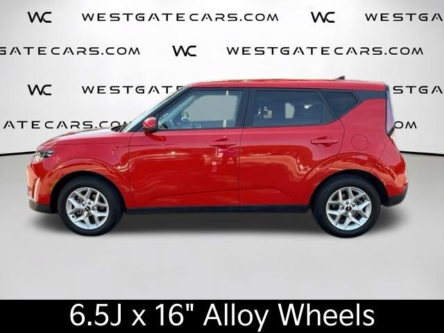 Certified 2025 Kia Soul LX w/ LX Technology Package FWD image 8