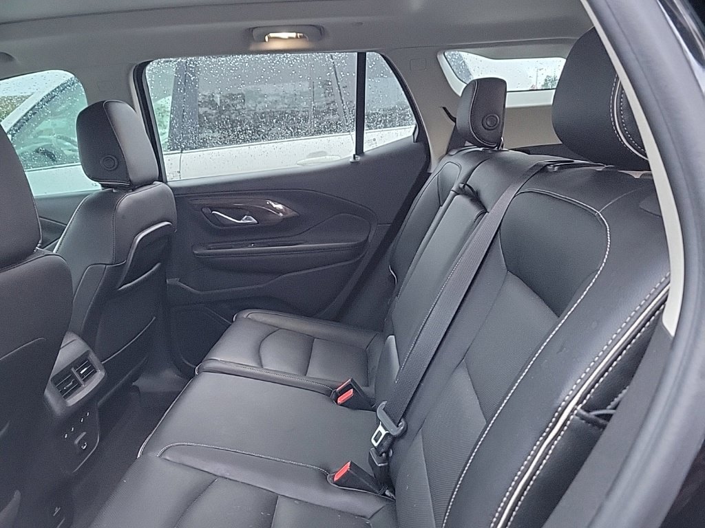Used 2020 GMC Terrain Denali w/ Denali Premium Package AWD/4WD image 11