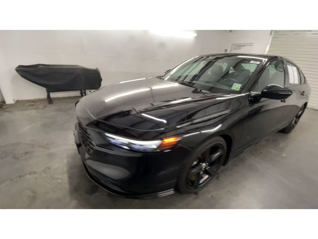 Used 2024 Honda Accord Sport image 4