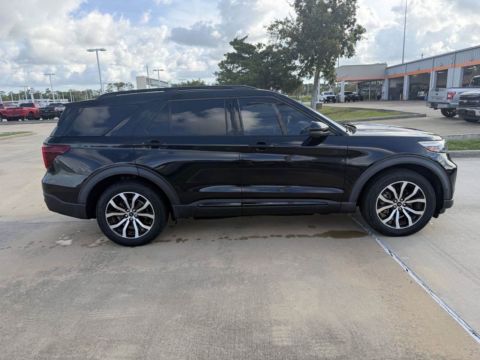 Certified 2020 Ford Explorer ST AWD/4WD image 17