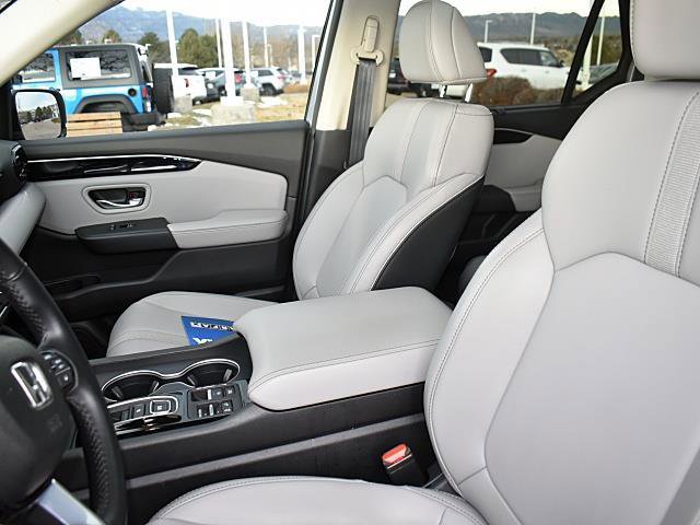 Used 2024 Honda Pilot Touring image 11