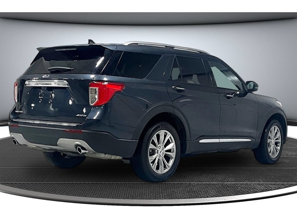 Used 2024 Ford Explorer Limited w/ Equipment Group 301A AWD/4WD image 17