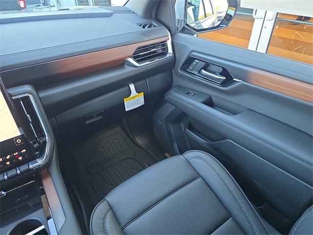 New 2026 GMC Yukon XL Denali w/ Sun & Power Step Package image 14