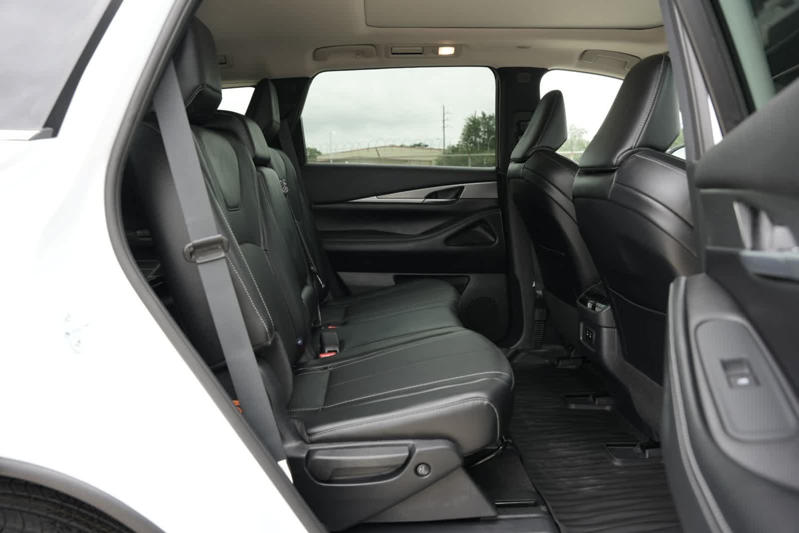 Certified 2027 INFINITI QX60 Pure w/ Cargo Package FWD image 21