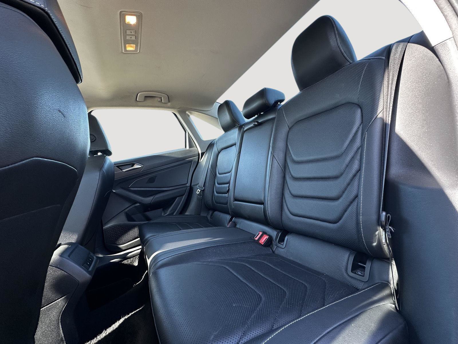 Used 2021 Volkswagen Jetta SEL Premium FWD image 25