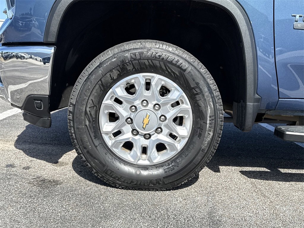 Used 2024 Chevrolet Silverado 2500 LTZ w/ LTZ Texas Edition image 9