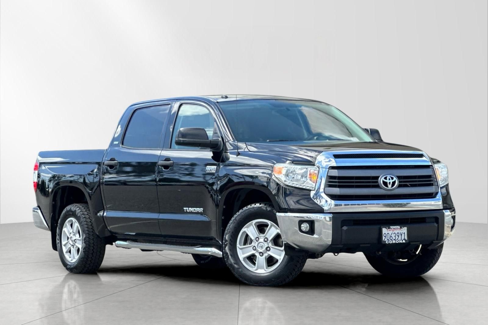 Used 2014 Toyota Tundra SR5 RWD image 1