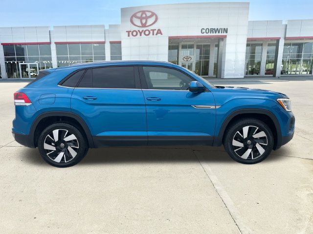 Used 2024 Volkswagen Atlas Cross Sport SE FWD image 6