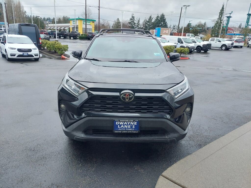 Used 2021 Toyota RAV4 XLE Premium image 2