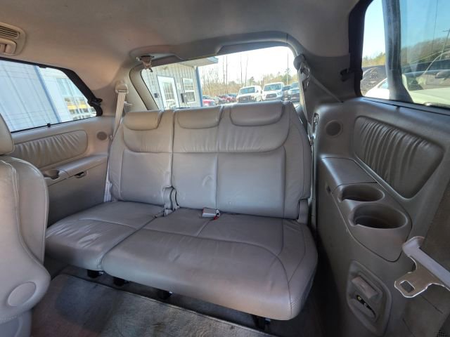 Used 2010 Toyota Sienna image 18