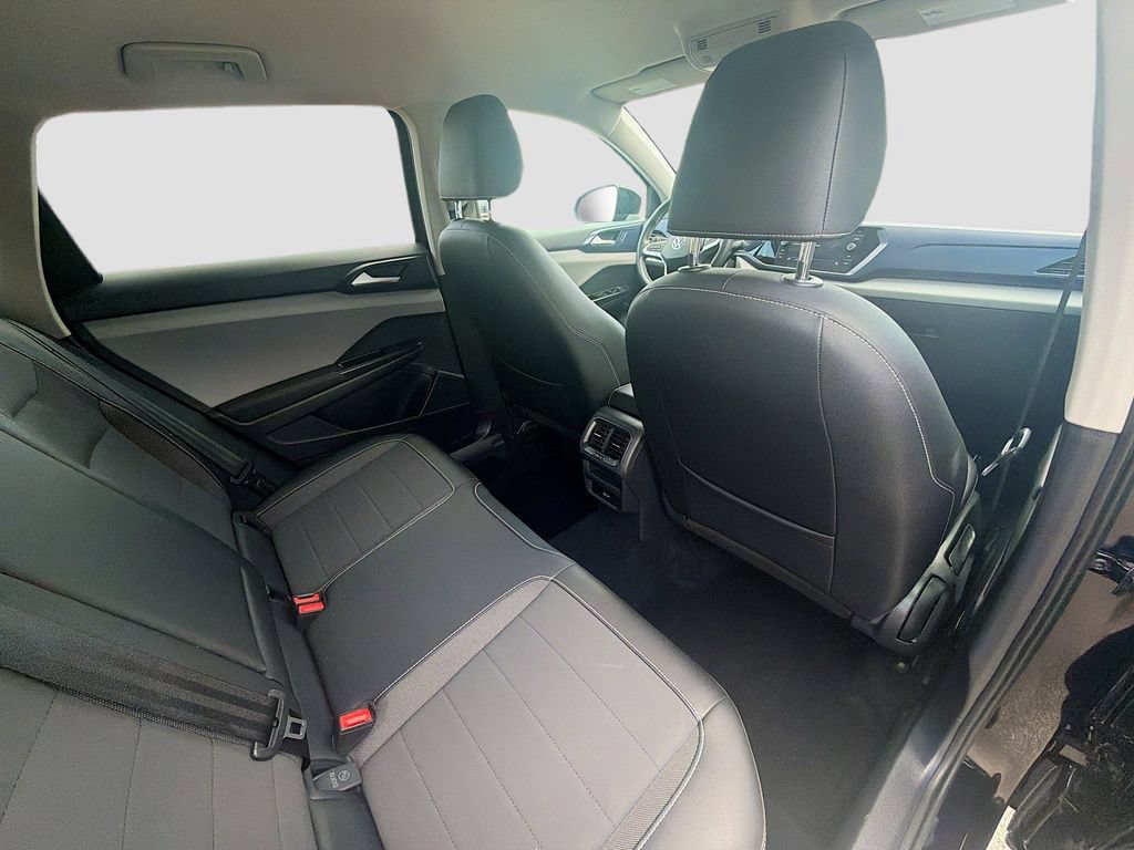 Used 2022 Volkswagen Taos SE FWD image 29