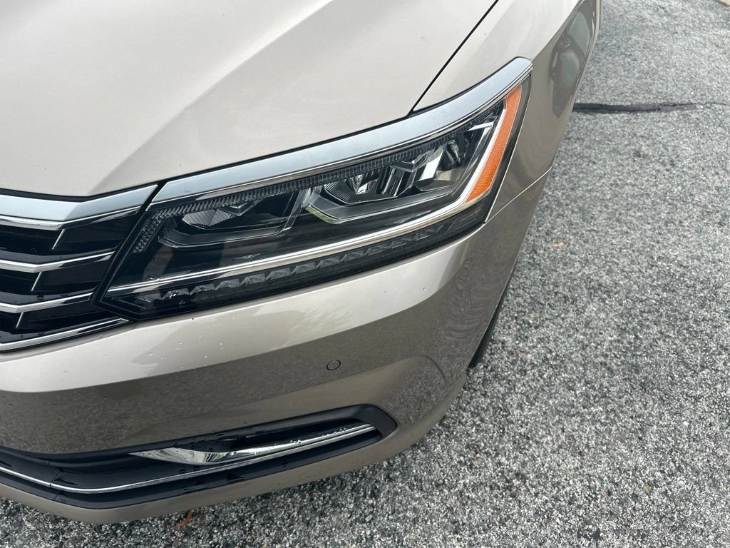 Used 2016 Volkswagen Passat 1.8T SEL Premium FWD image 15