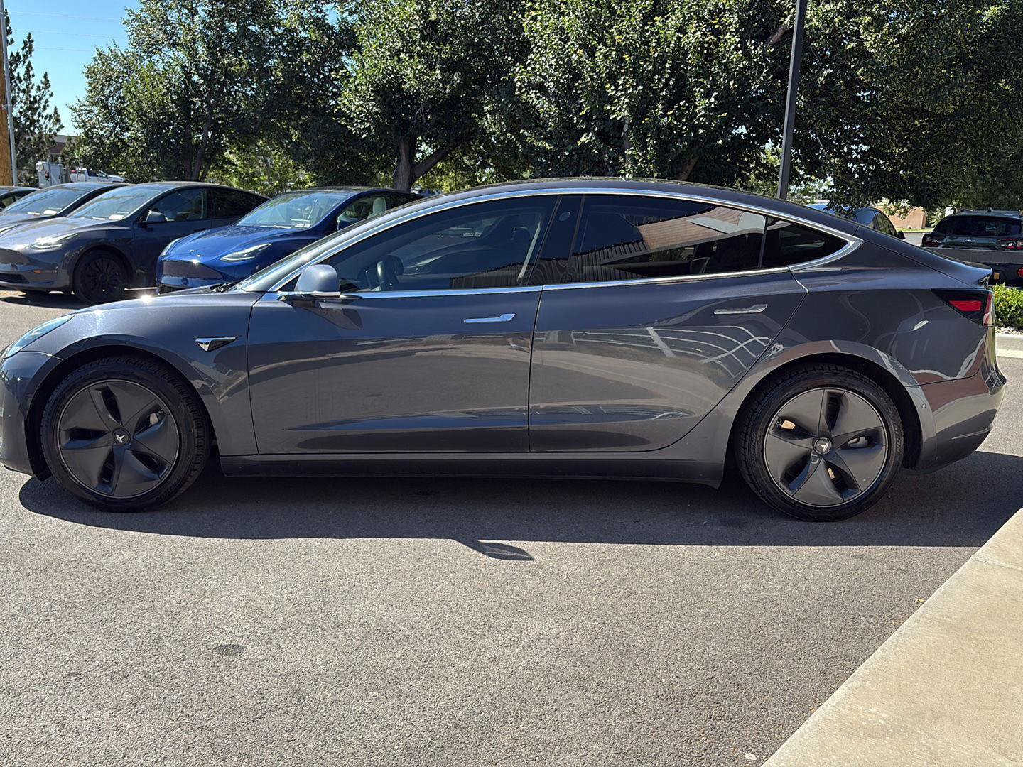 Used 2018 Tesla Model 3 Long Range AWD/4WD image 5