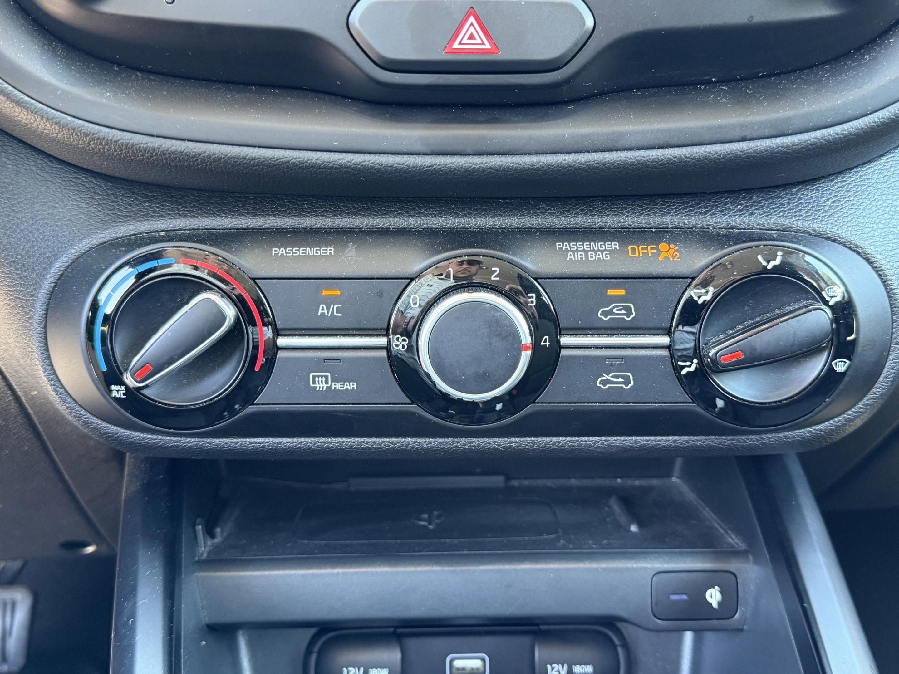 Used 2020 Kia Soul GT-Line w/ GT 2.0L Power Sunroof Package FWD image 13