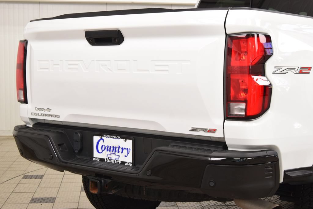 Used 2024 Chevrolet Colorado ZR2 w/ ZR2 Convenience Package III AWD/4WD image 23