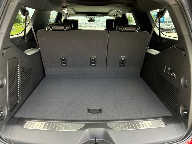 New 2026 Chevrolet Suburban High Country AWD/4WD image 16