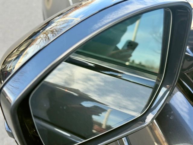 Used 2024 Land Rover Range Rover Velar Dynamic SE image 11