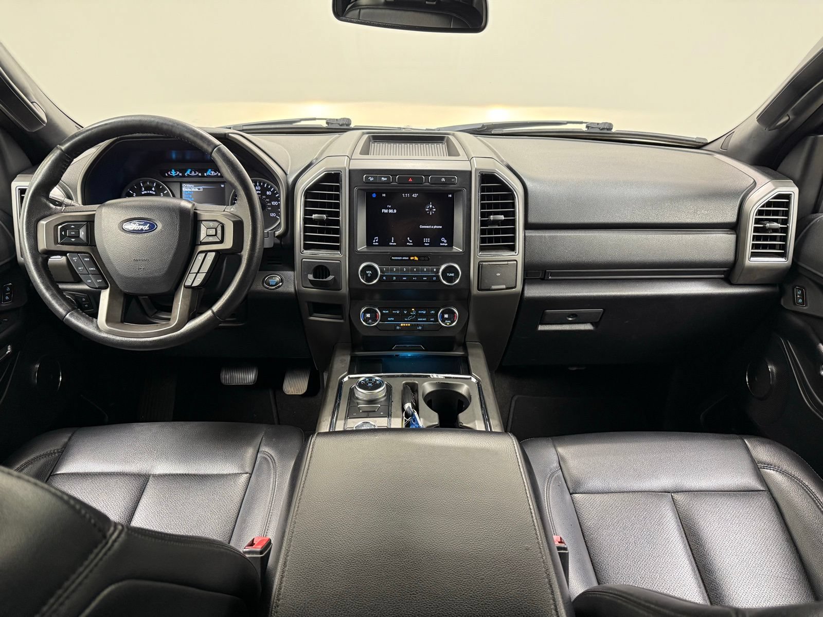 Used 2019 Ford Expedition XLT w/ Equipment Group 201A AWD/4WD image 22