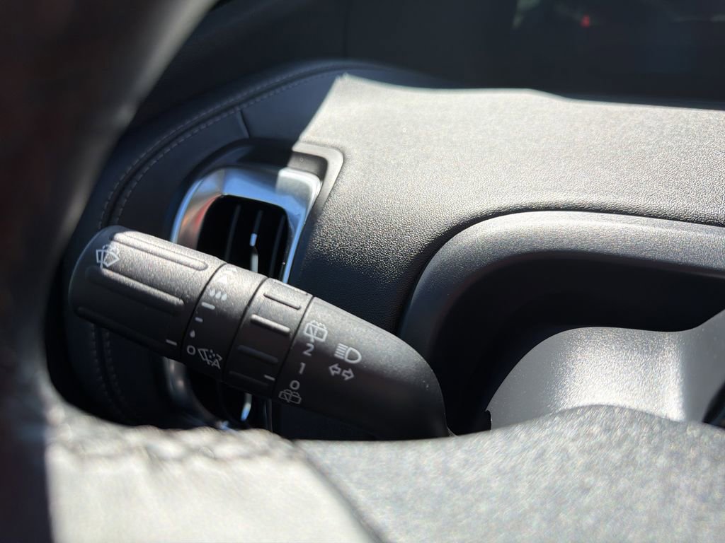 Used 2025 Ford Expedition Platinum image 27