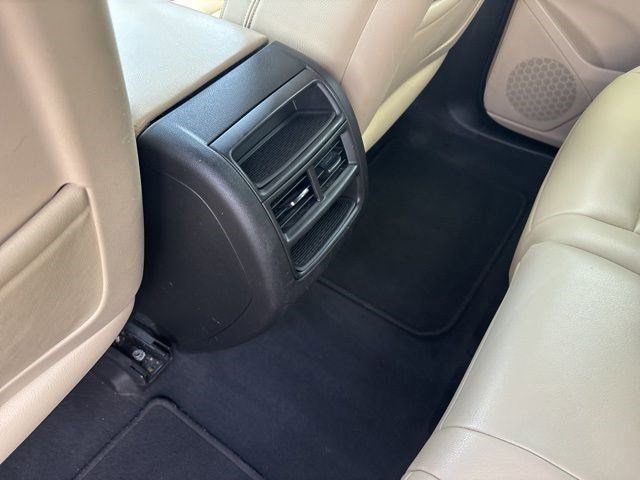 Used 2017 Cadillac XT5 FWD w/ LPO, Wheel Lock Package image 31