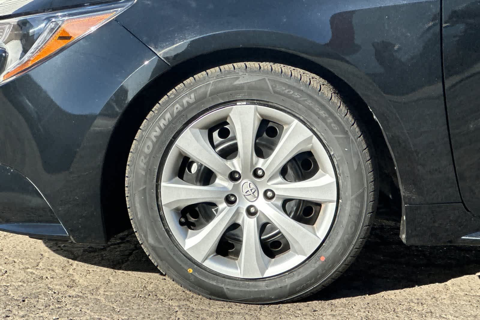 Used 2025 Toyota Corolla LE FWD image 35