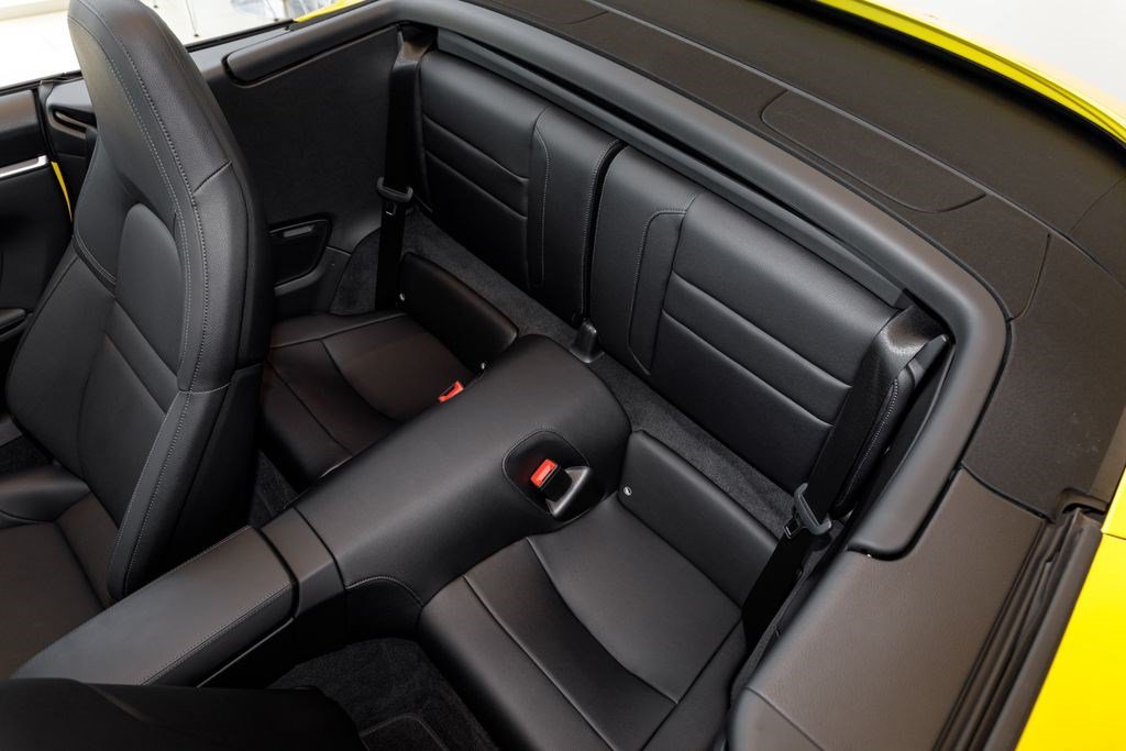 Used 2022 Porsche 911 Carrera RWD image 18