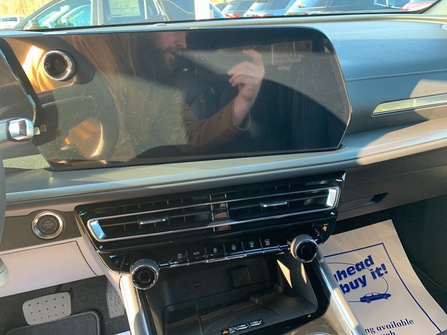 New 2026 Chevrolet Traverse LT w/ Driver Confidence Package image 17