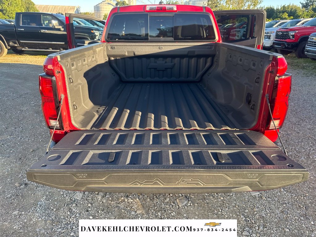 Used 2025 Chevrolet Colorado Z71 w/ Technology Package AWD/4WD image 33