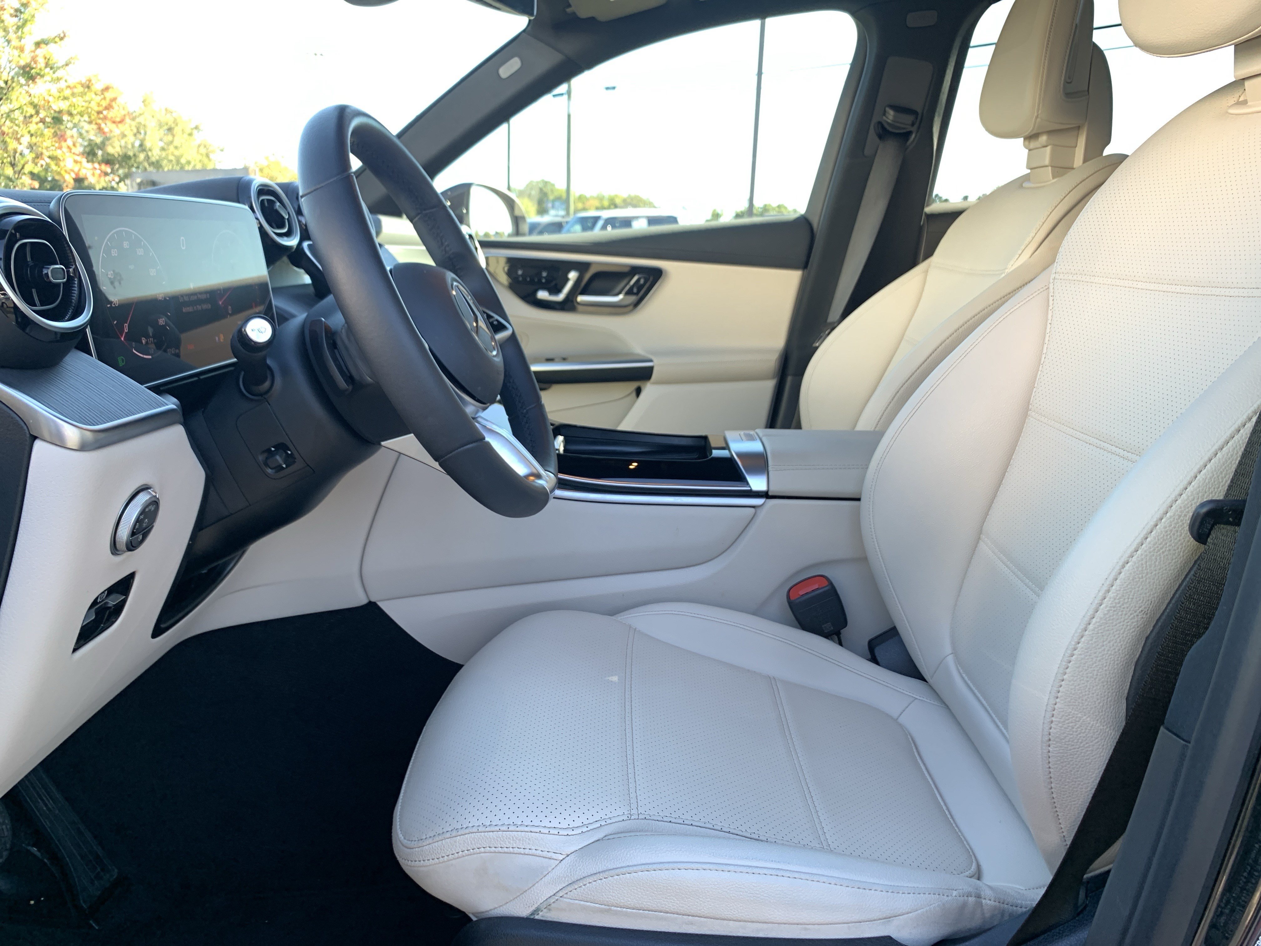 Used 2024 Mercedes-Benz GLC 300 image 16