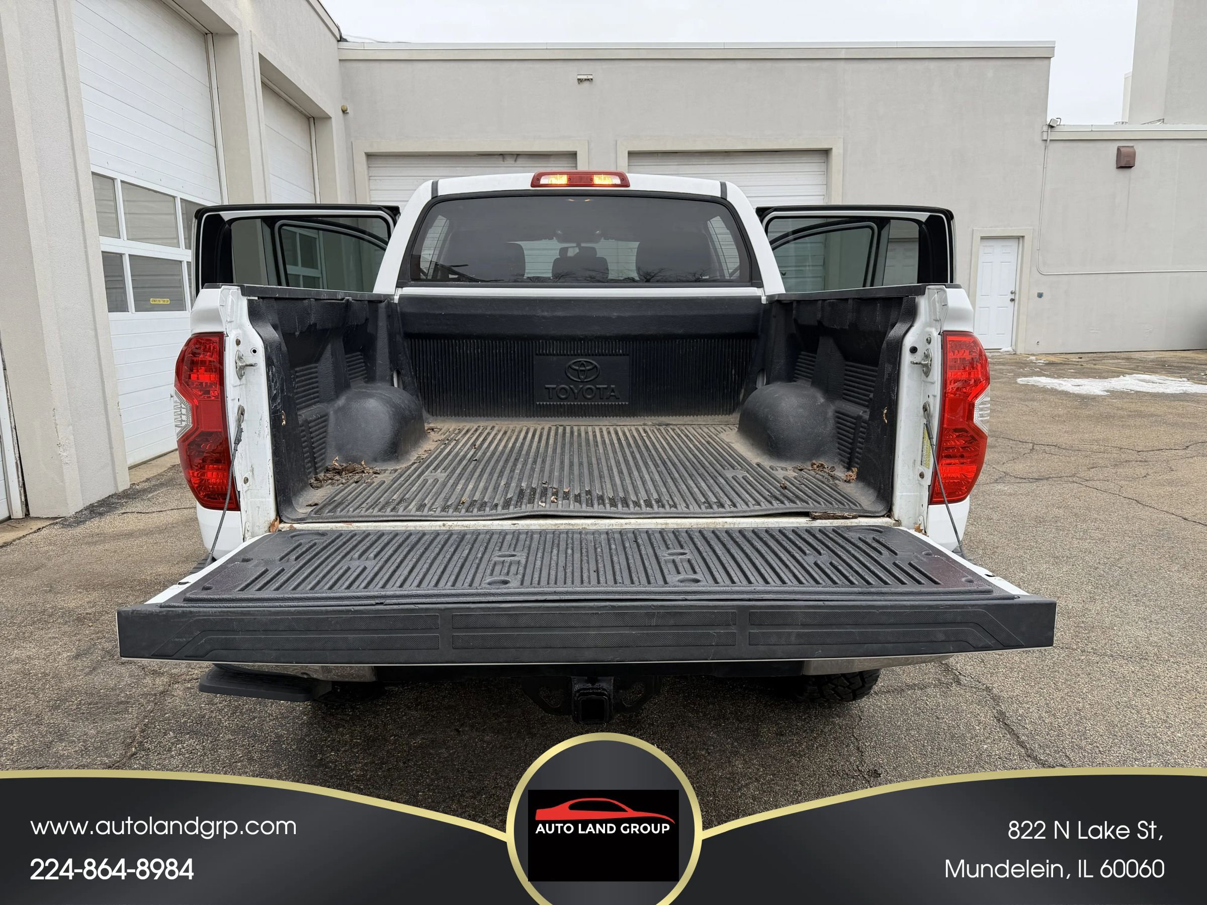 Used 2015 Toyota Tundra SR5 w/ SR5 Upgrade Package image 13