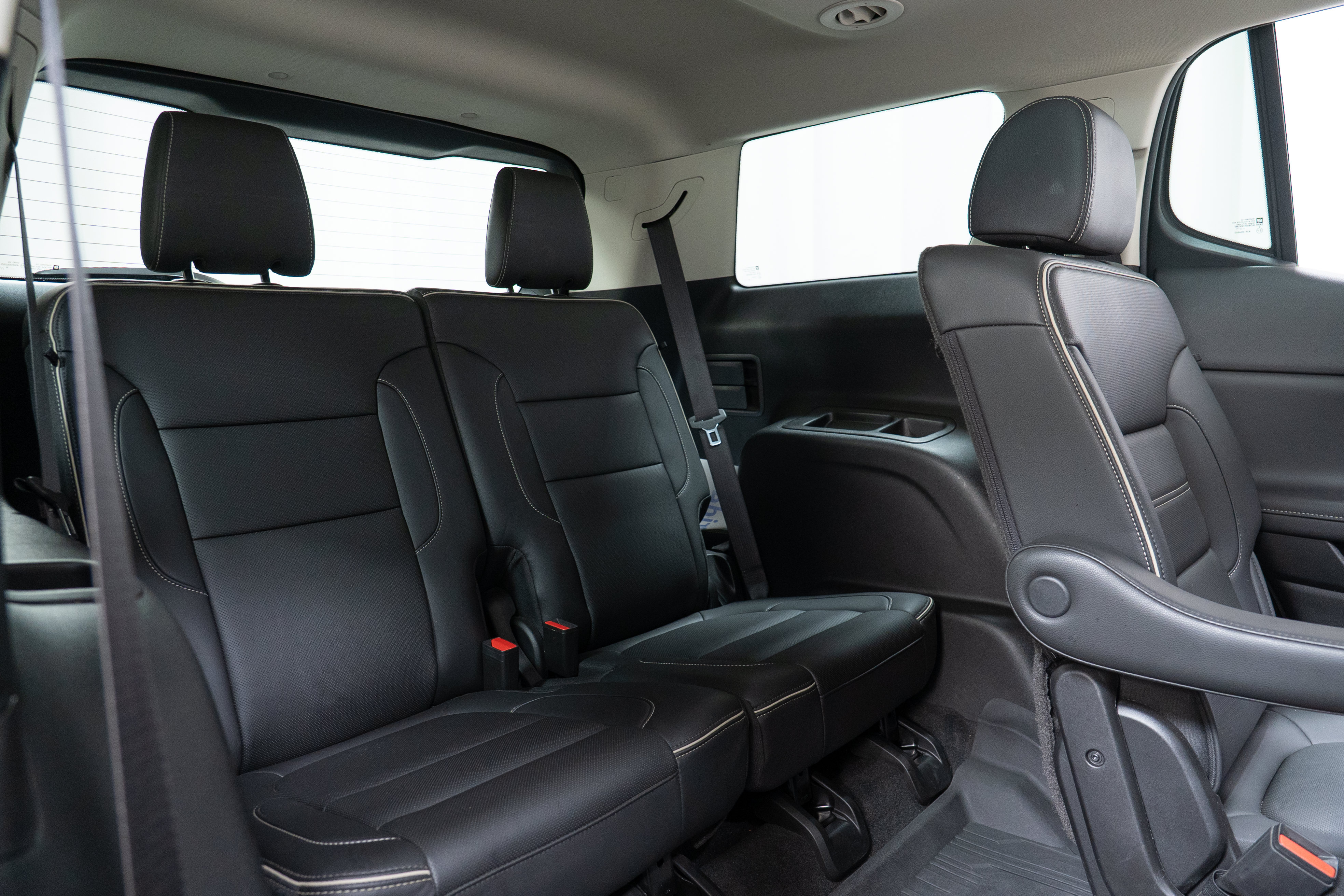 Used 2023 GMC Acadia Denali w/ Denali Ultimate Package FWD image 25