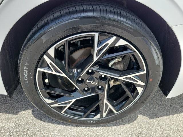 Used 2025 Kia K5 GT-Line w/ GT-Line Premium Package FWD image 9