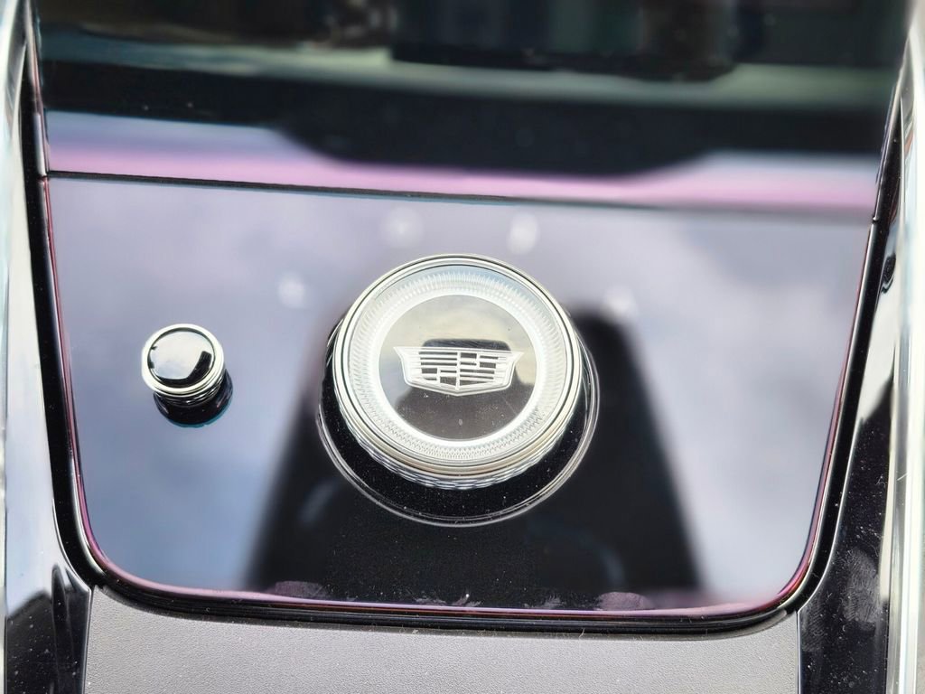 Used 2025 Cadillac Escalade IQ Luxury 1 w/ LPO, Radiant Package image 25