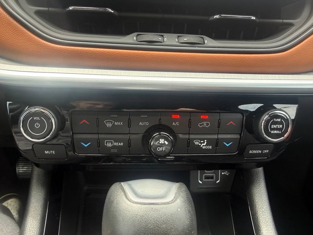 Used 2025 Jeep Compass Limited w/ Elite Group AWD/4WD image 21