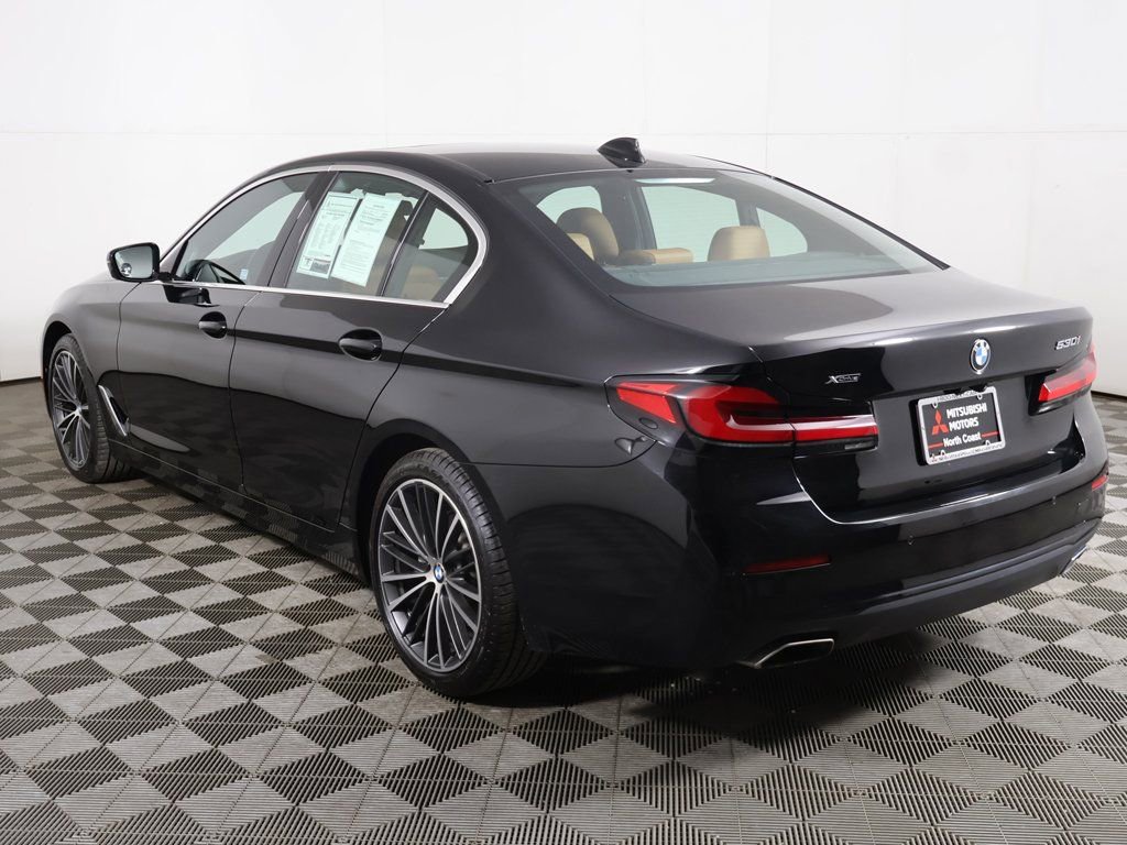 Used 2022 BMW 530i xDrive w/ M Sport Package image 11