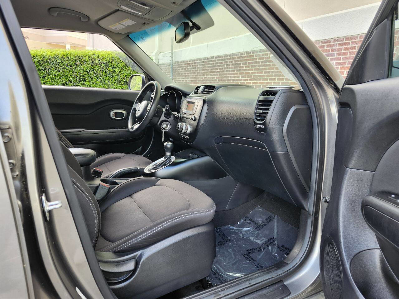 Used 2016 Kia Soul FWD image 6
