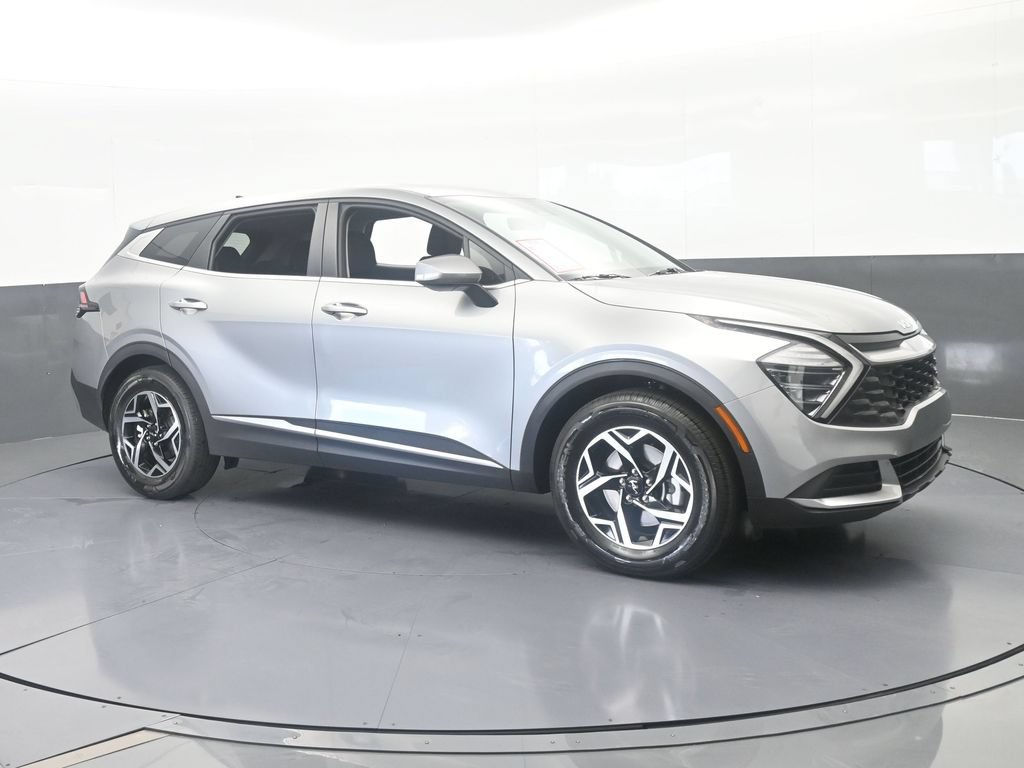 Used 2025 Kia Sportage LX FWD image 8