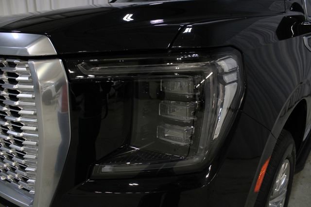 Used 2021 GMC Yukon Denali w/ Advanced Technology Package AWD/4WD image 34