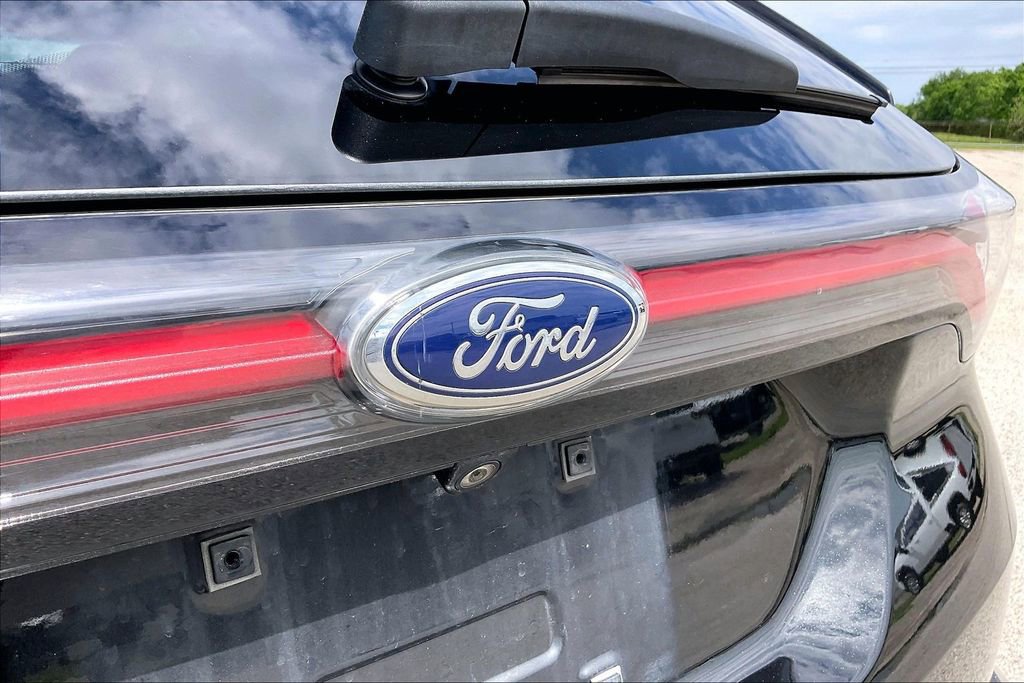 Used 2015 Ford Edge Titanium w/ Technology Package image 27