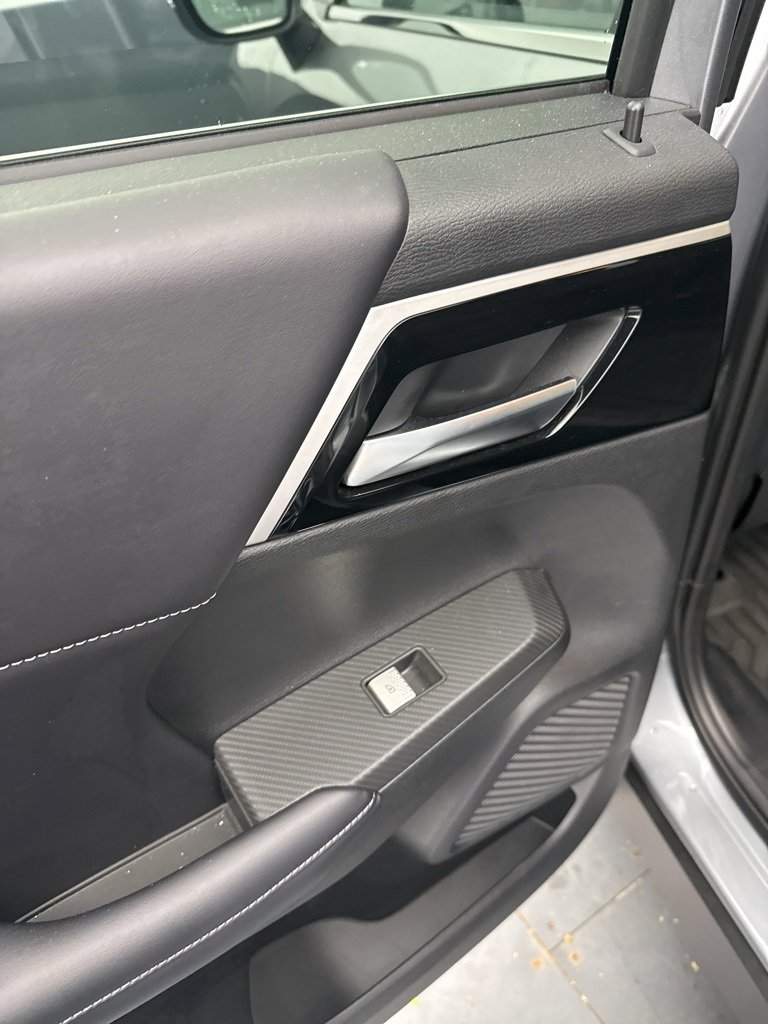 Used 2024 Mitsubishi Outlander SE image 29