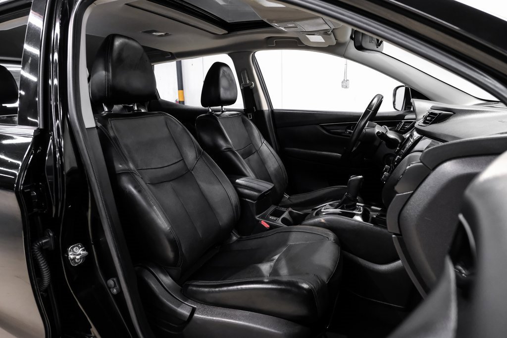 Used 2019 Nissan Rogue Sport SL w/ Premium Package image 38