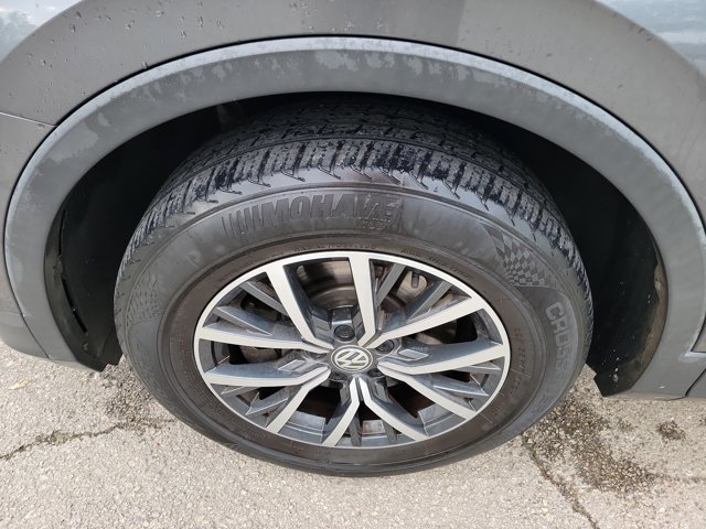 Used 2020 Volkswagen Tiguan SE image 9