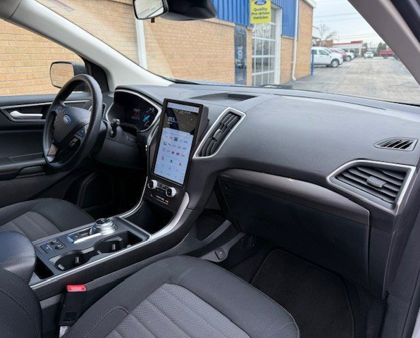 Used 2021 Ford Edge SE image 23