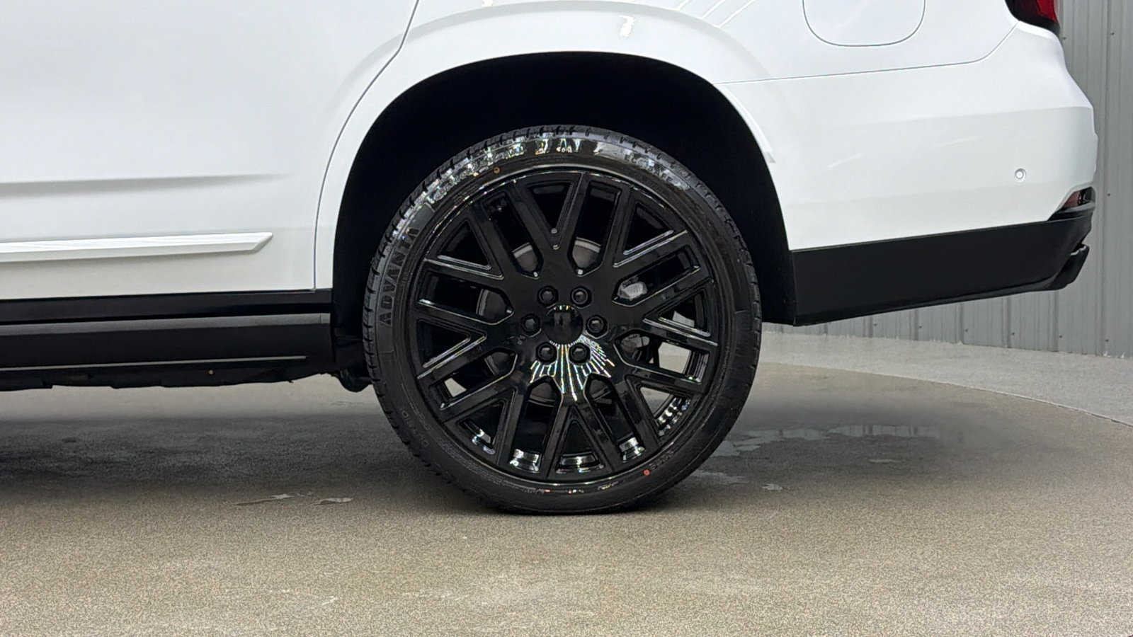 Used 2026 GMC Yukon Denali w/ Sun & Power Step Package AWD/4WD image 11