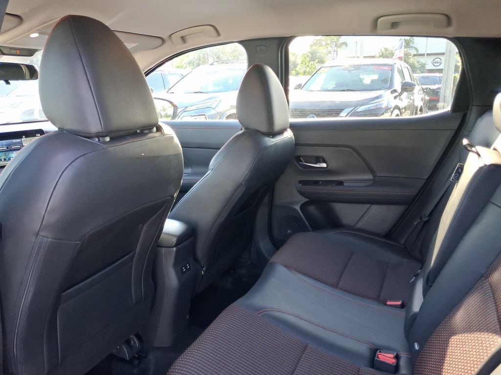 Certified 2025 Nissan Kicks SR FWD image 8