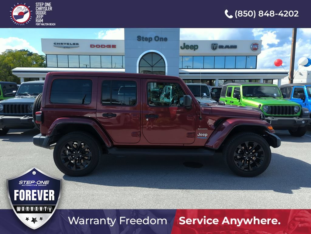Used 2021 Jeep Wrangler Unlimited Sahara w/ Cold Weather Group AWD/4WD image 7