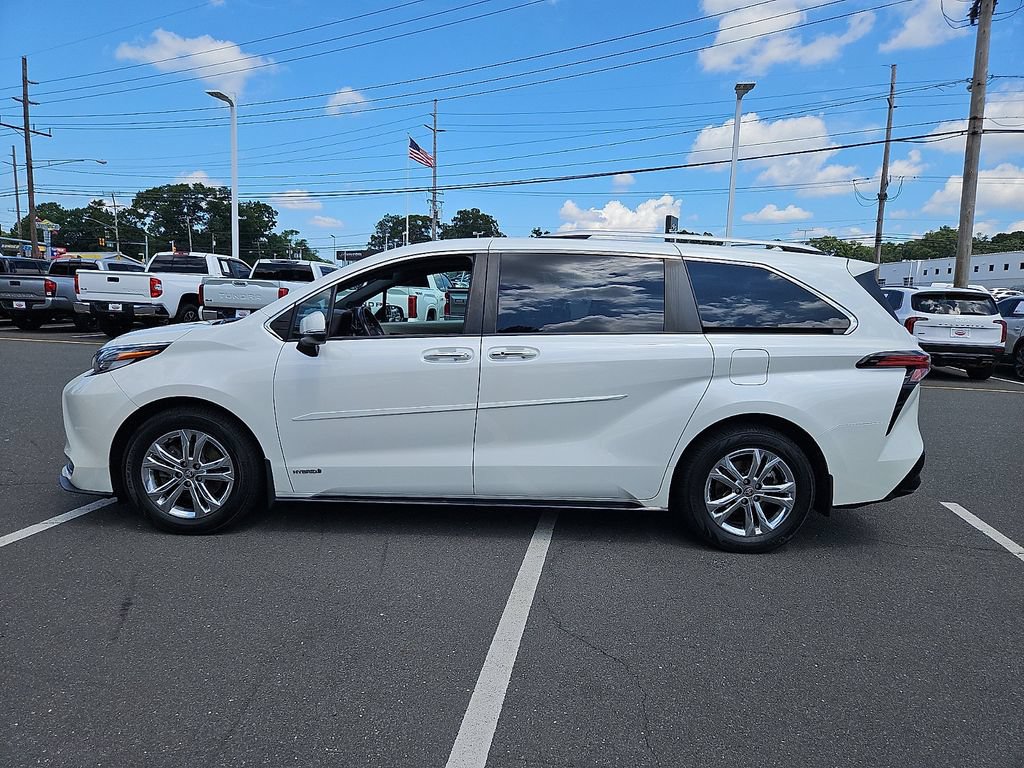 Used 2021 Toyota Sienna Platinum AWD/4WD image 8