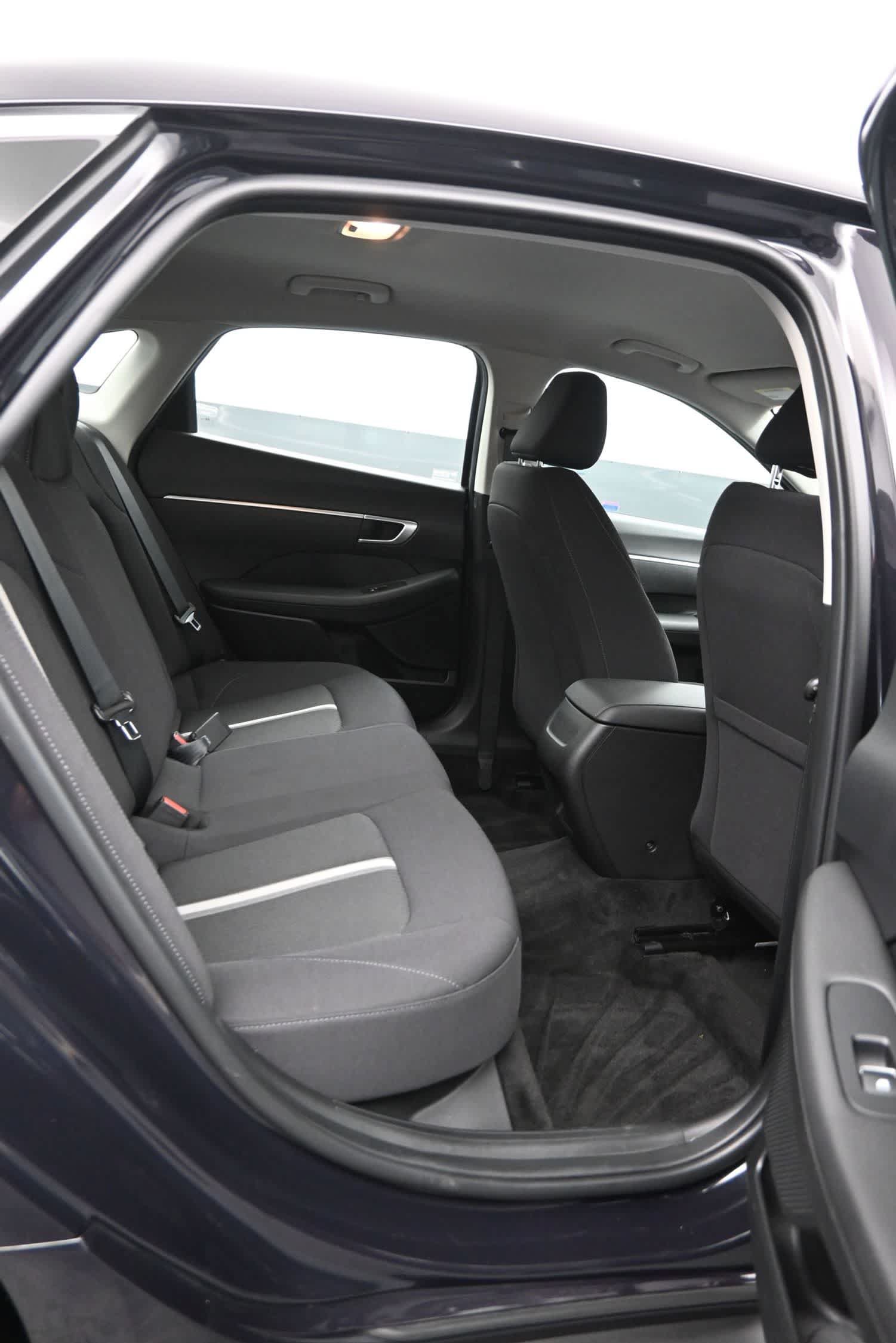 Used 2025 Hyundai Sonata SE FWD image 12