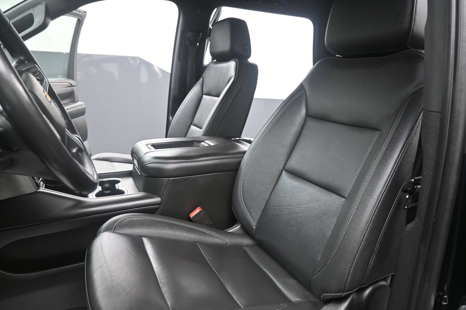 Used 2022 Chevrolet Tahoe LT w/ Luxury Package AWD/4WD image 18