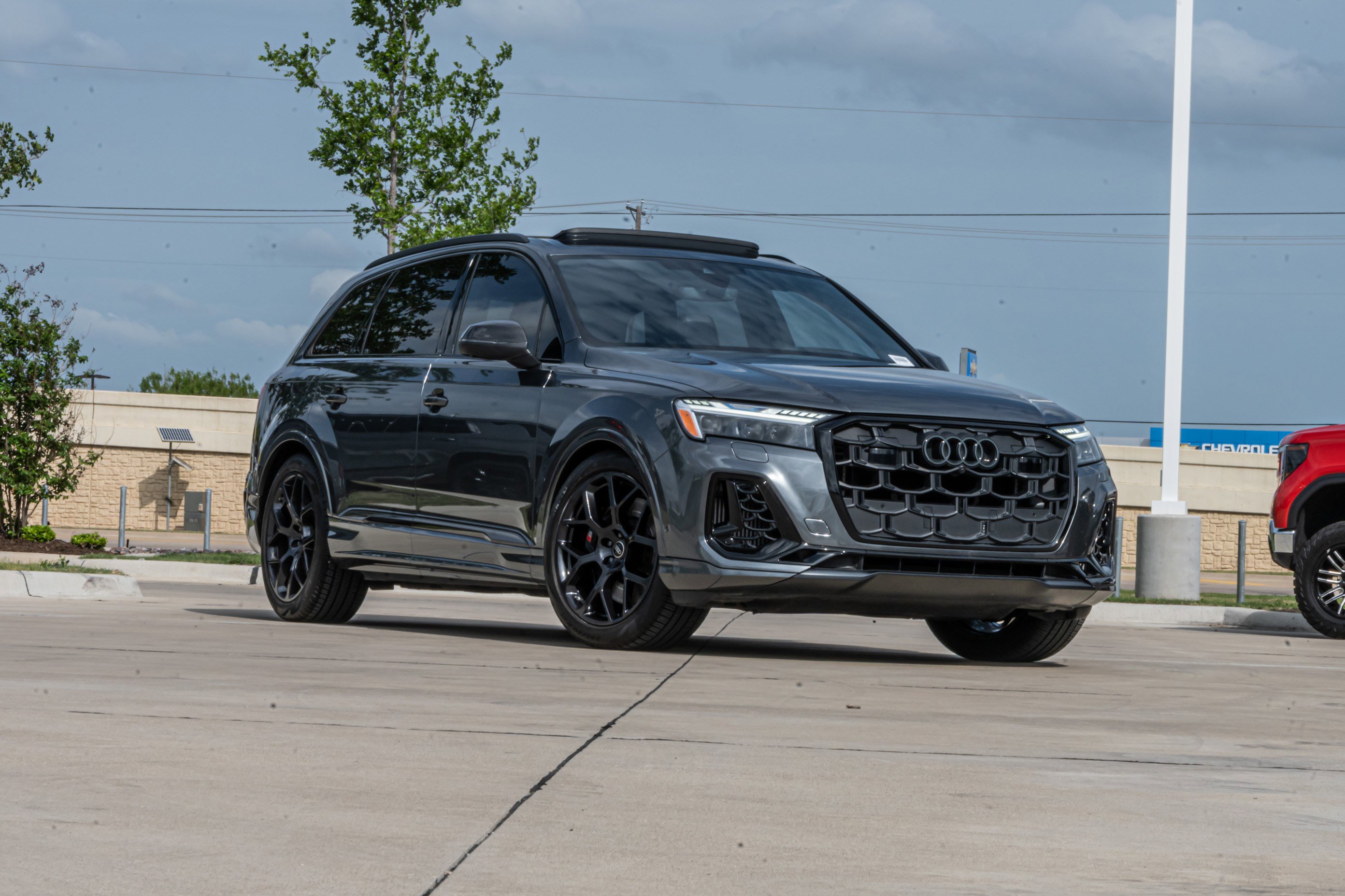 Used 2025 Audi SQ7 Prestige image 2